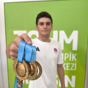 arel gultekin 46 turkiye rekoru kirdi E599phrA