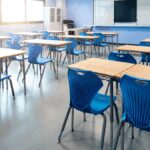 ilkokul ve ortaokullarda tamamen yasaklandi artik okula sokamayacaklar p9Y7VVDh