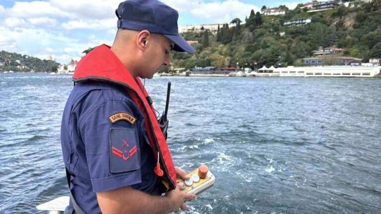 istanbulda kaybolan yuzucu icin arama calismalari devam ediyor yNkW2fVH