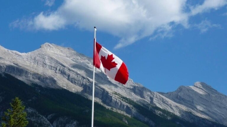 kanadadan rusya baglantili kisi ve kurumlara yaptirim sebep moldovayi istikrarsizlastirmak gENF3XMR