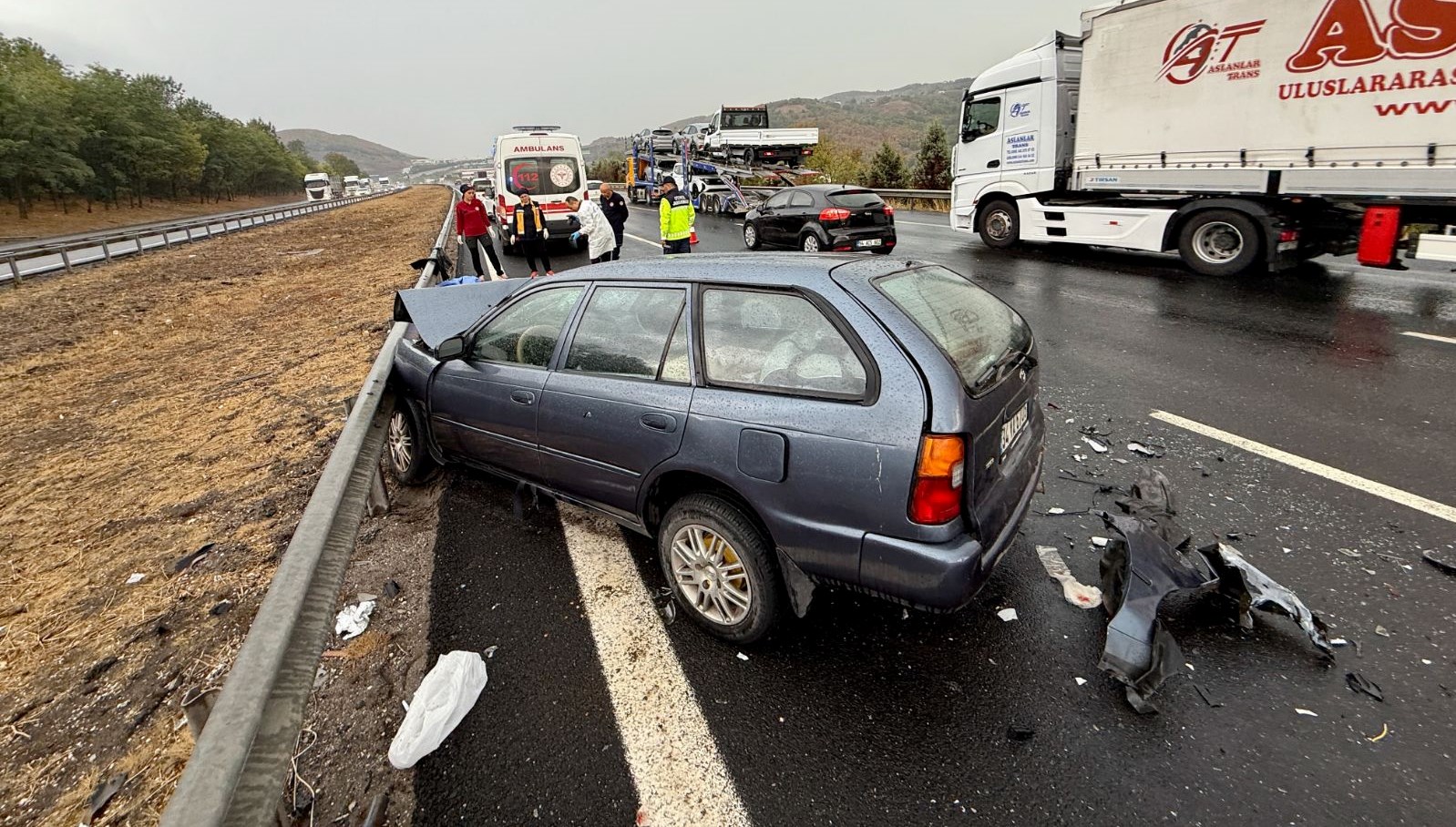 anadolu otoyolundaki kazalarda 2 kisi oldu 15 kisi yaralandi rNfetP4p
