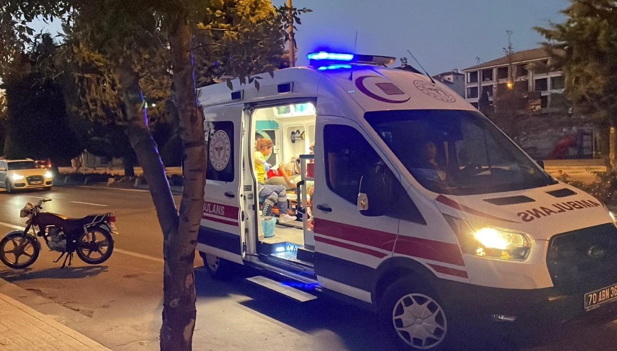 otomobil carptigi motosikleti 70 metre surukledi surucu kacti nVeMuP2N