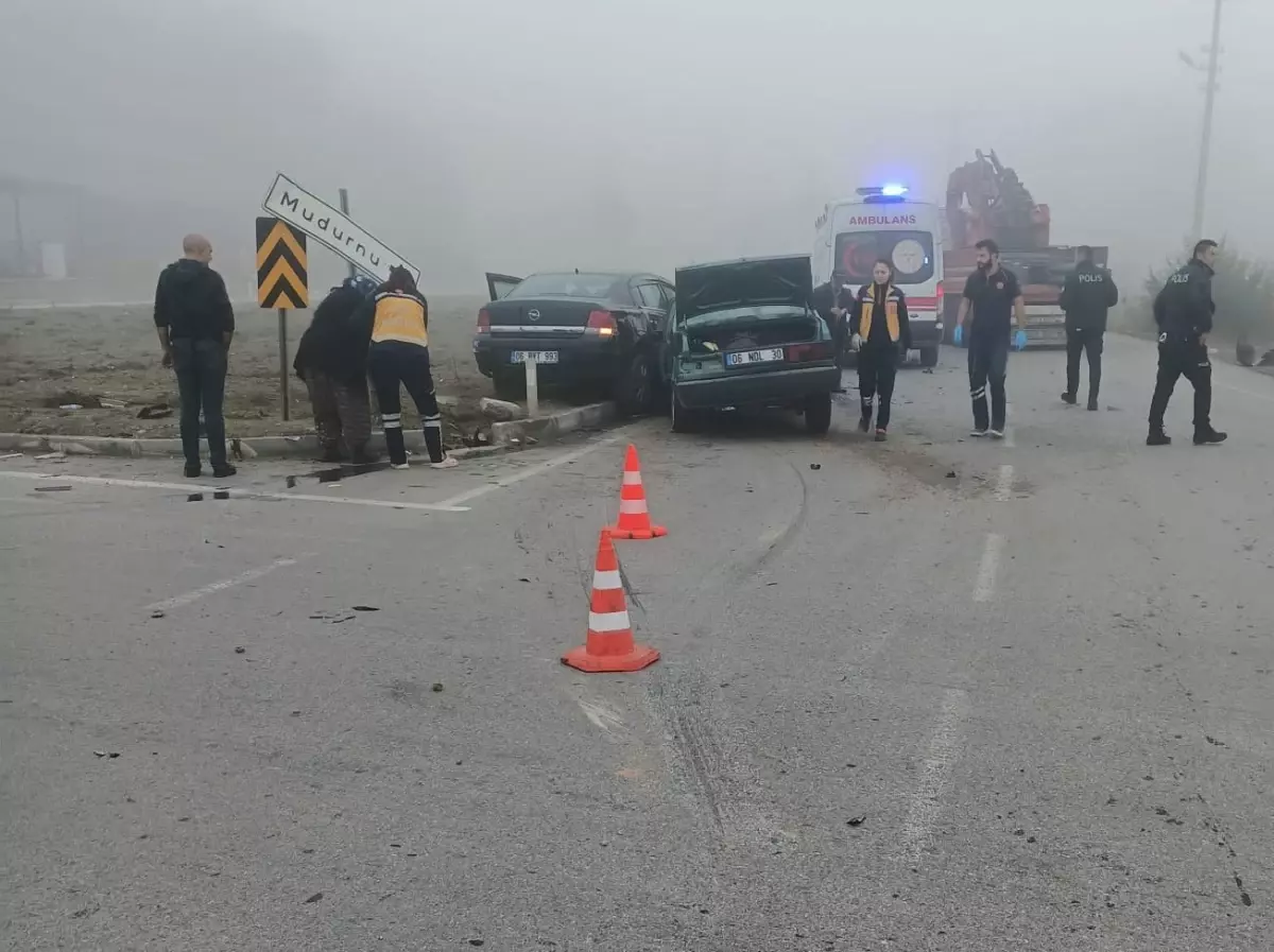 boluda kavsakta iki arac carpisti 1 bebek de dahil 4 kisi yaralandi RIRdzjBR.jpg