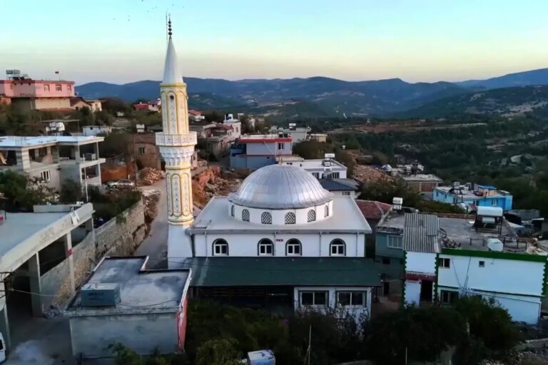 hatayda deprem sonrasi yeniden insa edilen sofular camii acildi 643uCvfW.jpg