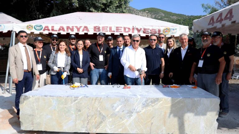 alanyada uluslararasi alanya tas heykel sempozyumu basladi Gznu5Opb.jpg