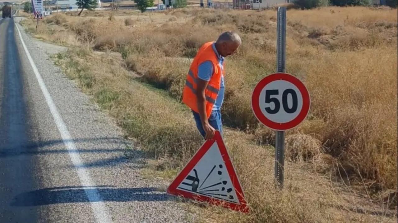 bakan duyurdu 32 bin 845 trafik levhasi kaldirildi HyaXEL3H.jpg