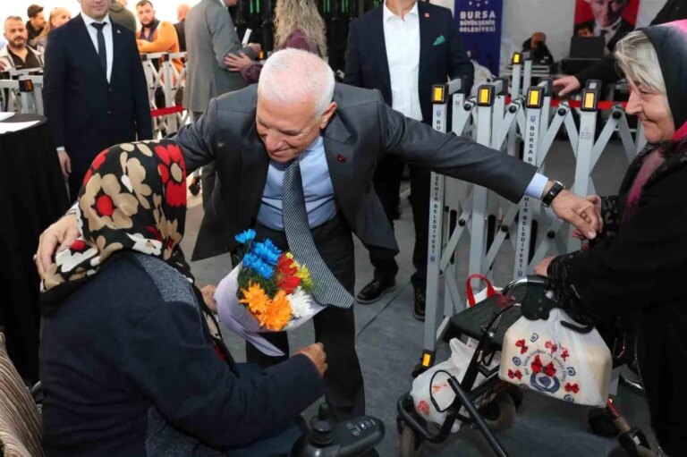 baskan bozbey bursaya hizmet etmek bizim icin onurdur SV6vLTD1.jpg