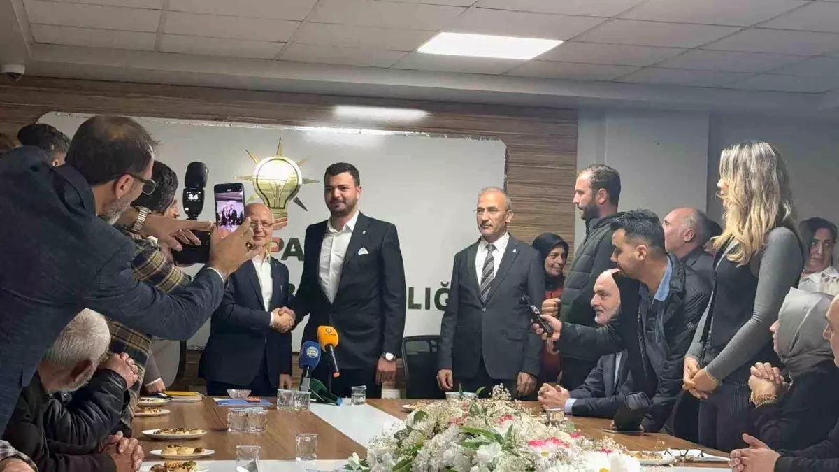 gemlikte ak partiye 800 yeni uye katildi vCPbJGzL.jpg