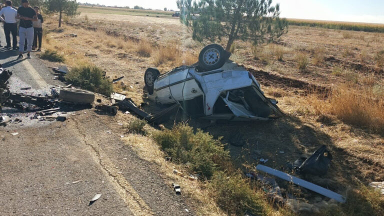 mardinde iki otomobil carpisti 6 yarali GdPkMKWI.jpg