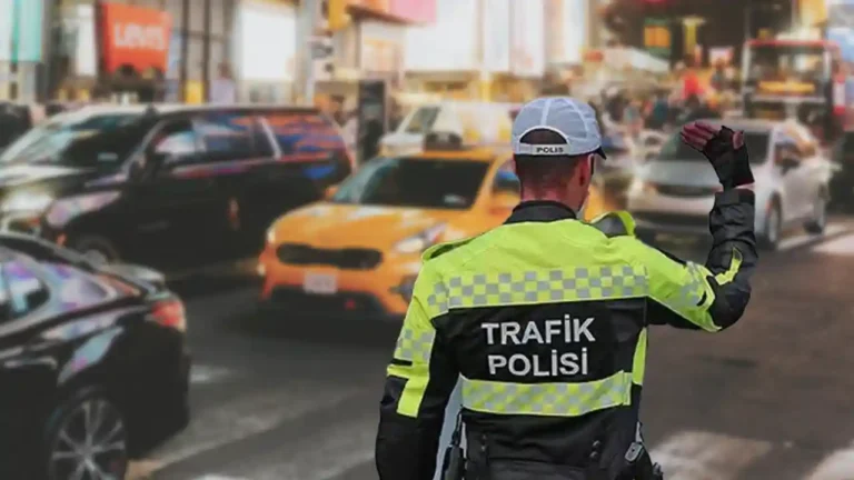 resmi-gazetede-yayimlandi-trafik-cezalarina-buyuk-artis-zlqbJ9sZ.webp