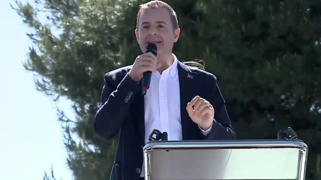 Ahmet Akın’dan Balıkesir Mitinginde ‘AKP’ye katılacak’ söylentilerine güçlü yanıt